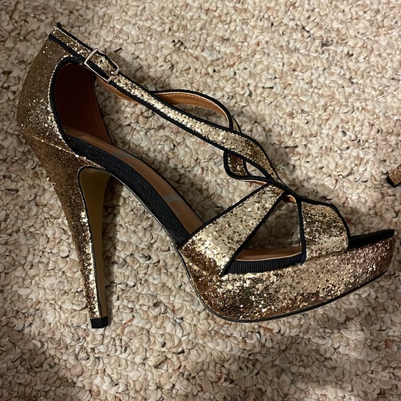 Elle Gold High Heels - Picture 2 of 4